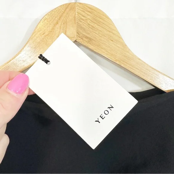 NWT YEON Hoshi Asymmetrical Hem Short Sleeve Boatneck Midi Dress in Black - Picture 11 of 14